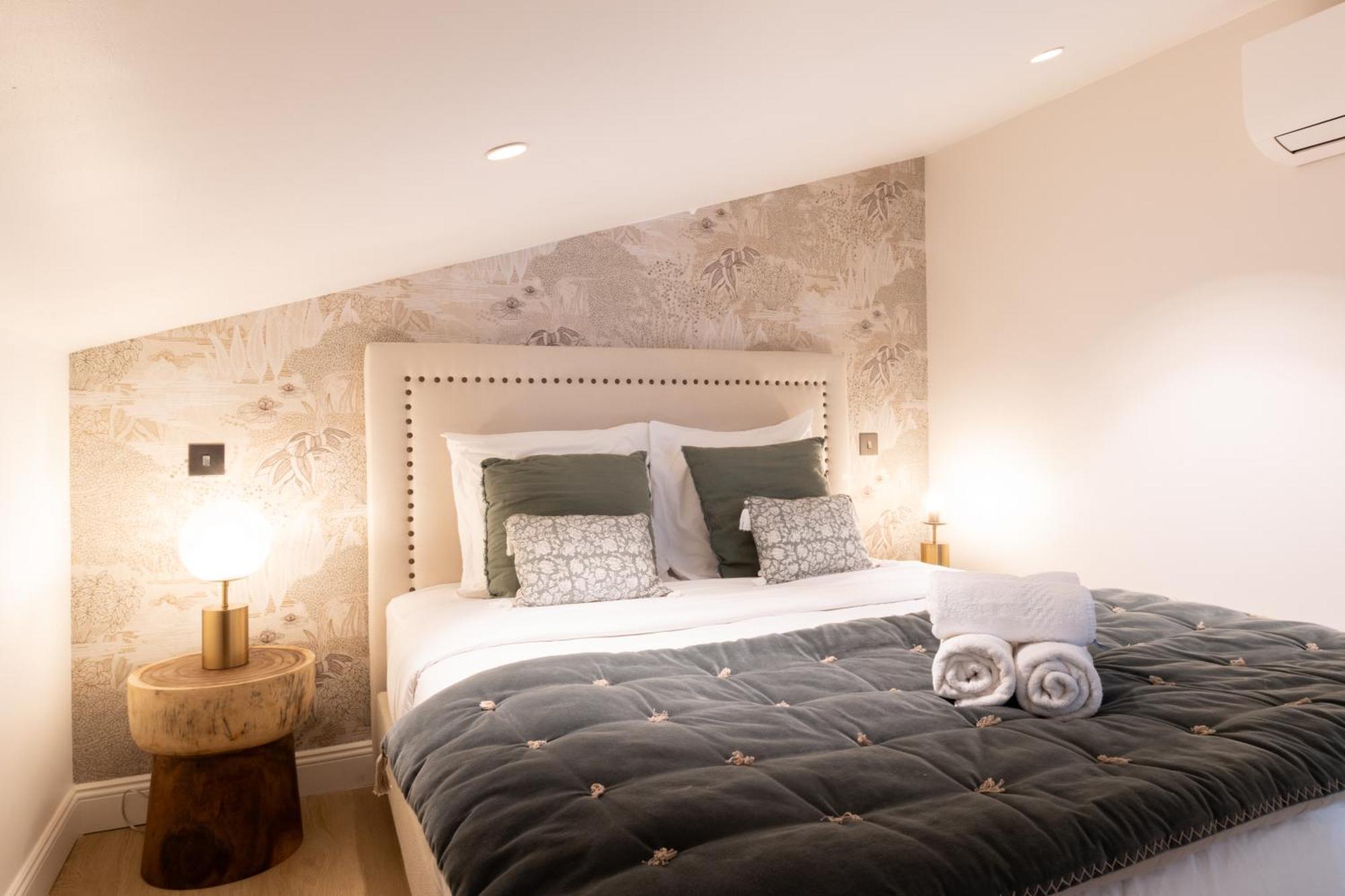 Angleterre 6 - Centre - 3 Pieces Duplex Appartamento
